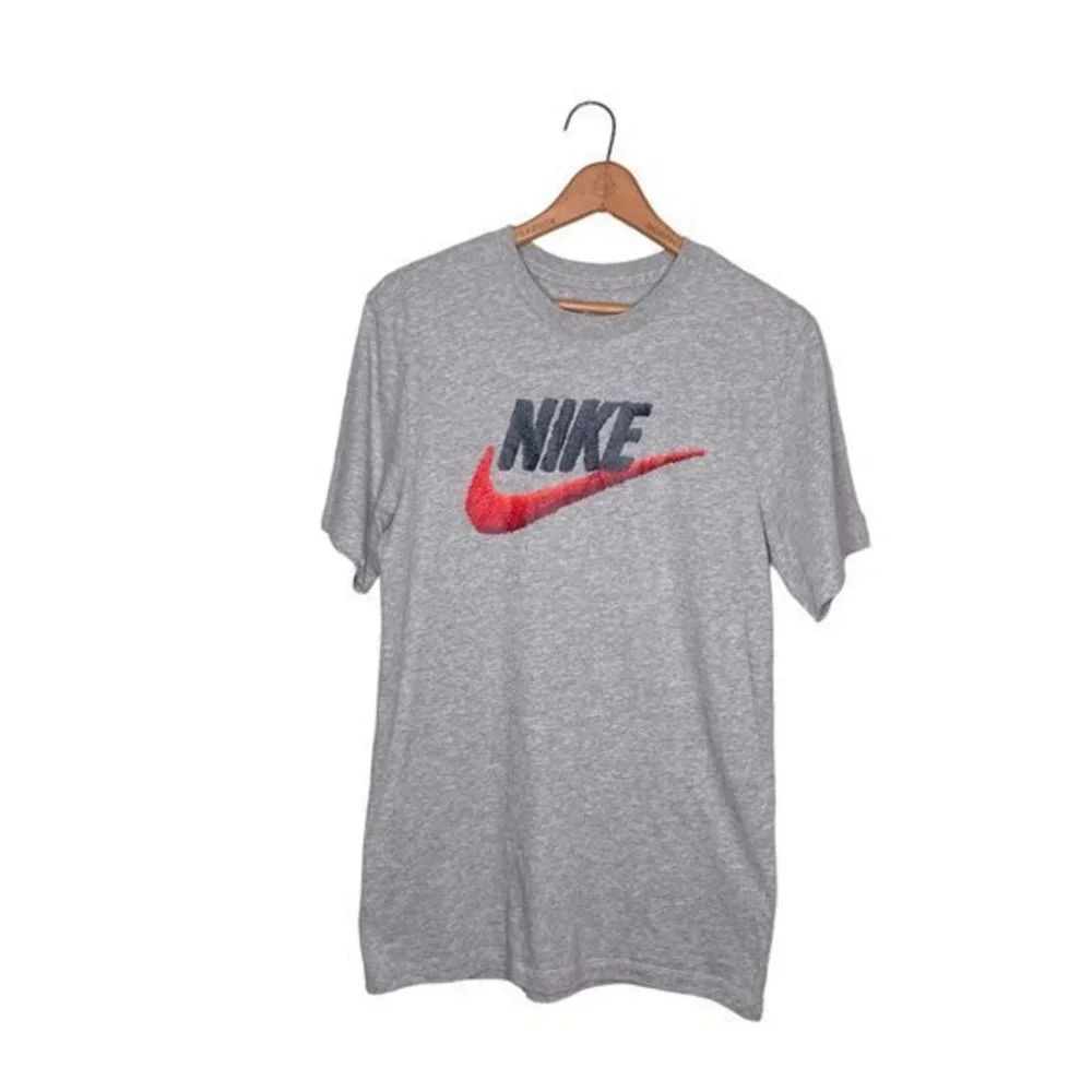 Nike Men's Small‎ S Gray Habanero Red Brandmark Logo Cotton Tee T-Shirt Shirt